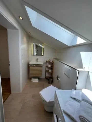 Wendelsteinblick: Extended Stay Apartment with Mountain View Balcony Schliersee